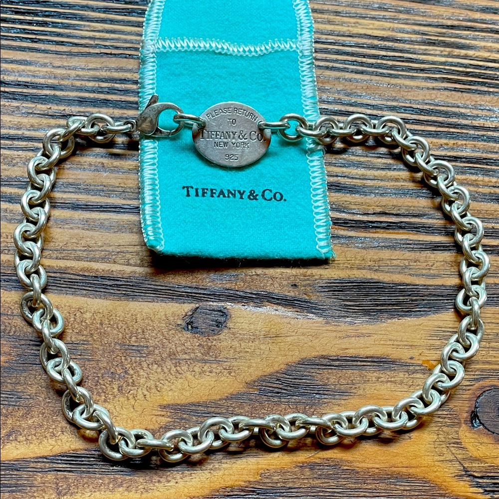 Tiffany & Co Sterling silver choker
14 inch chain